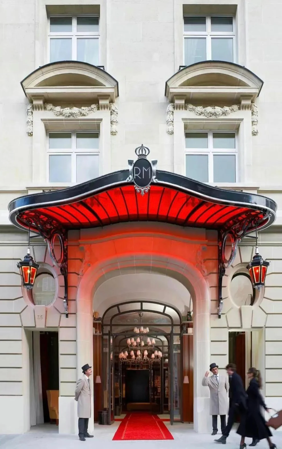 我们与法国雅高酒店集团达成合作，为中国近千家酒店提供上等纺织品